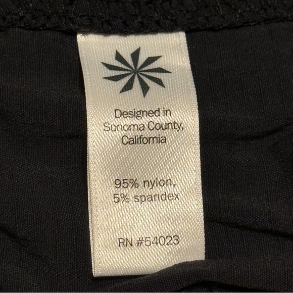 Athleta | Black Cuffed Bermuda Shorts | Women’s Size 10 | EUC - Picture 4 of 4